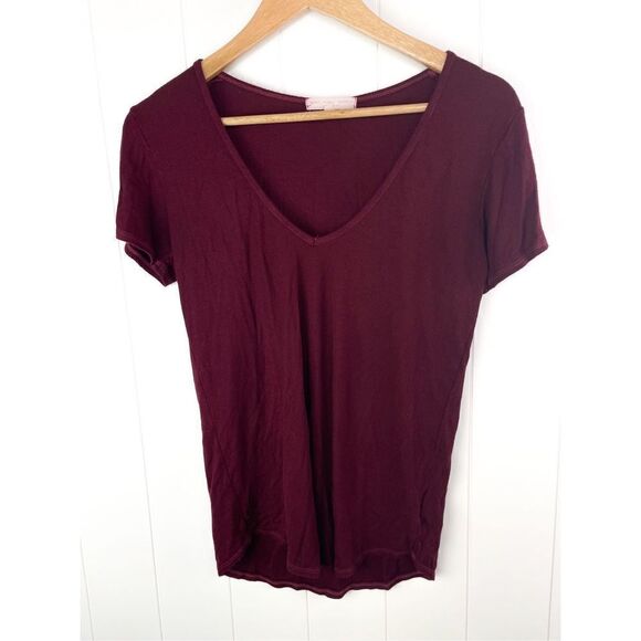 UO Truly Madly Deeply Burgundy Ribbed V Neck Basic Tee Rayon Spandex Size S - Picture 1 of 8